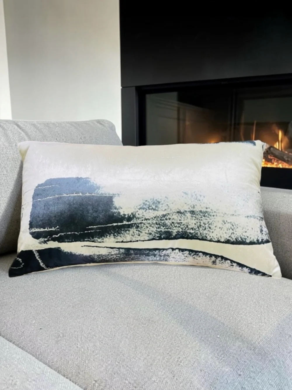 CALLISTO HOME Metallic Silver Foil Blue Velvet Lumbar Throw Pillow 14 x 23” New
